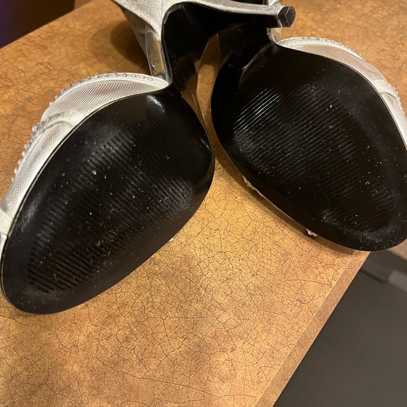 Caparros size 8.5 heels - Picture 3 of 3